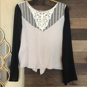 Bke Boutique Blouse - L